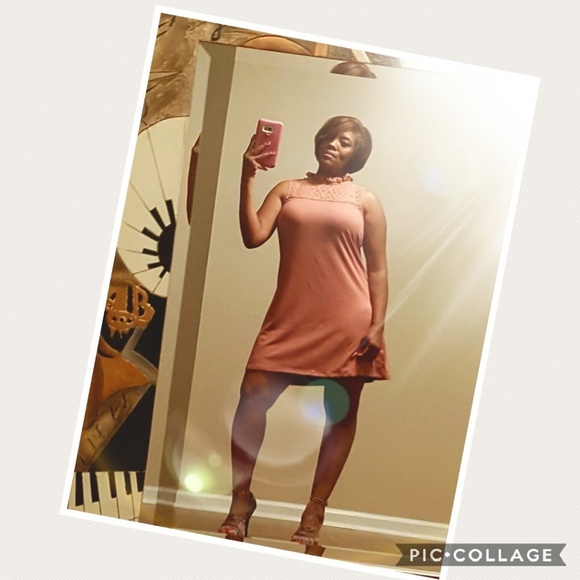 🌺💖Meet Your Posher 🌺💖 - Picture 4 of 8